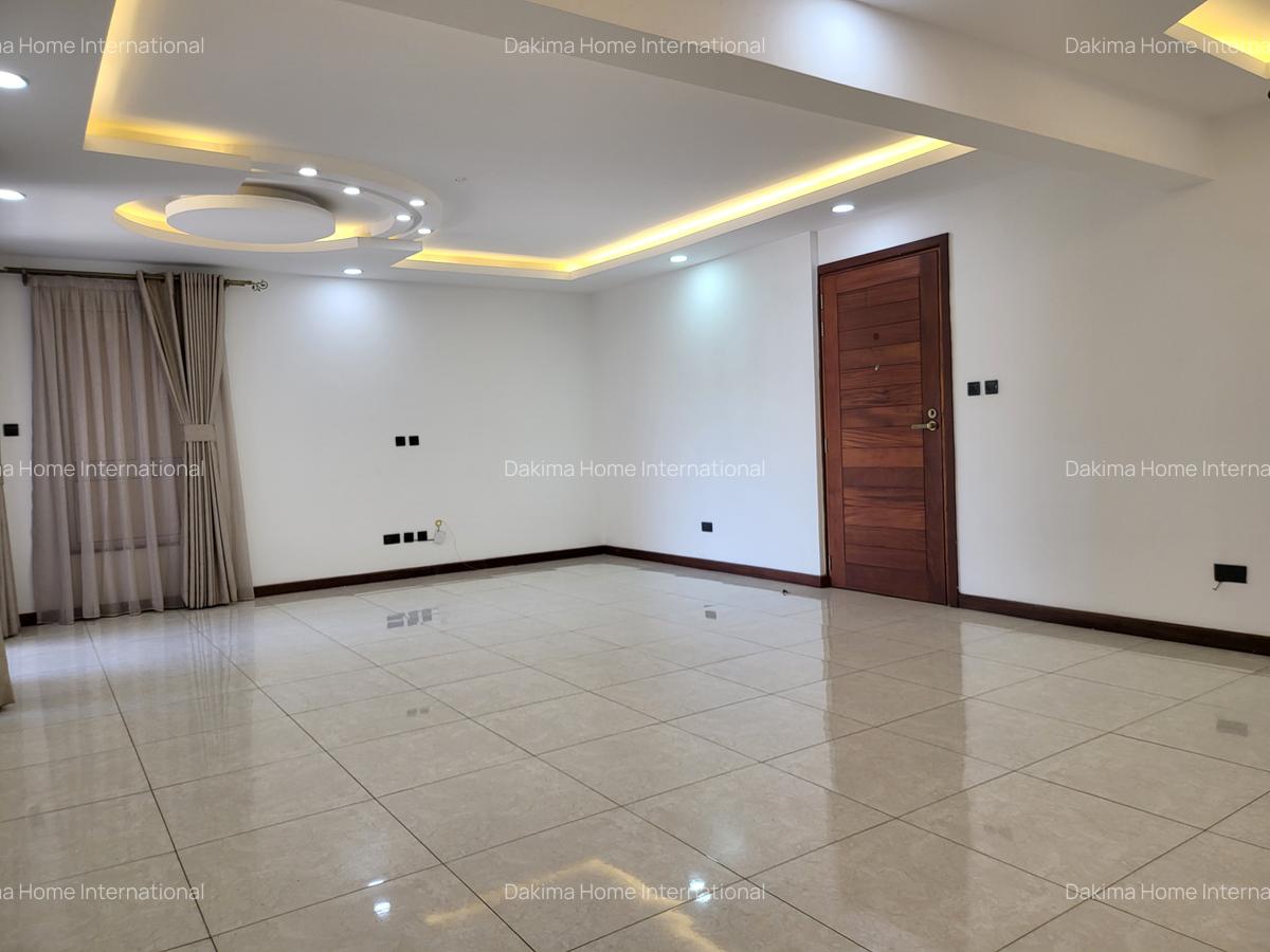 4 Bed Apartment with En Suite in General Mathenge - 9
