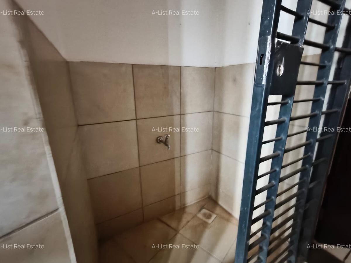 3 Bed Apartment with En Suite at Parklands - 5