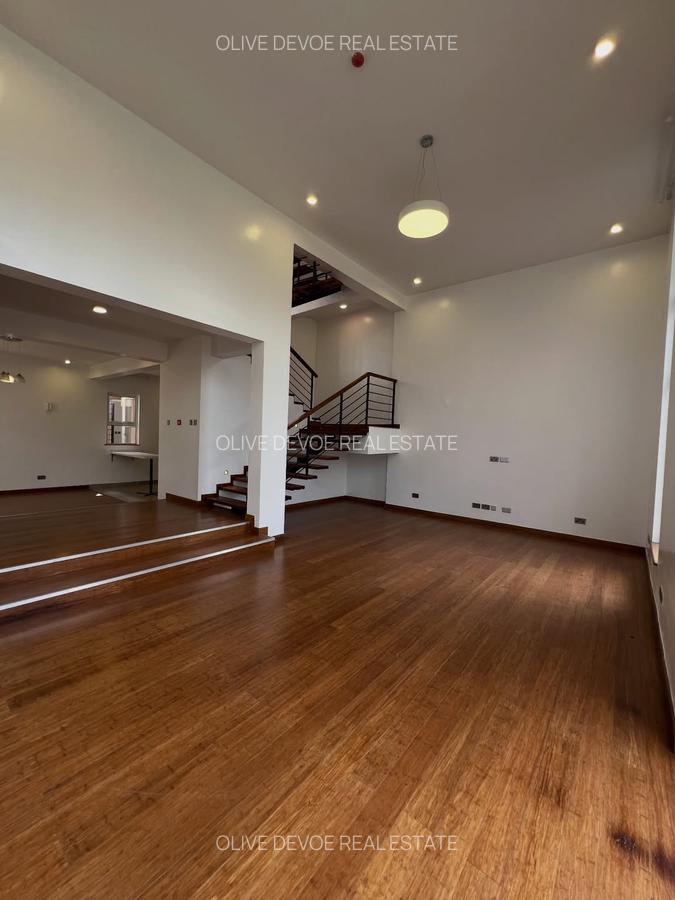 4 Bed Townhouse with En Suite in Lavington - 6