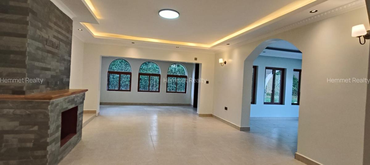 5 Bed House with En Suite in Kitisuru - 2