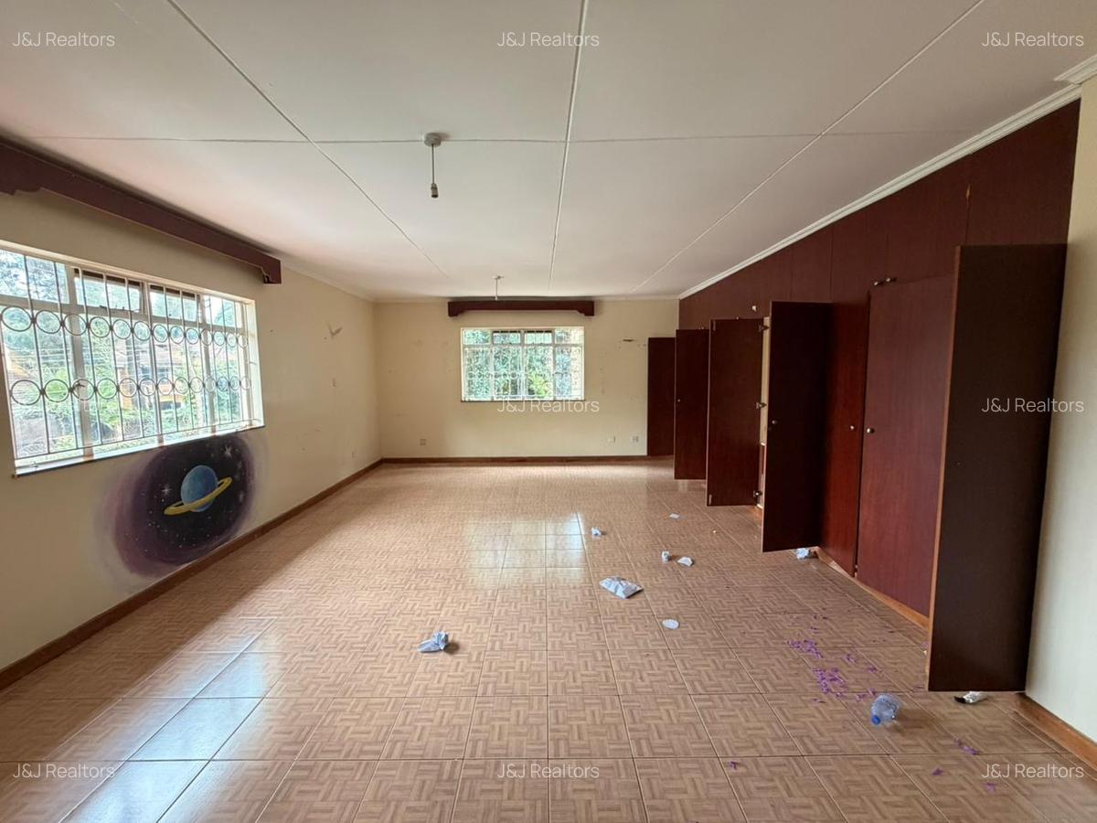 Commercial Property with Fibre Internet in Lavington - 9