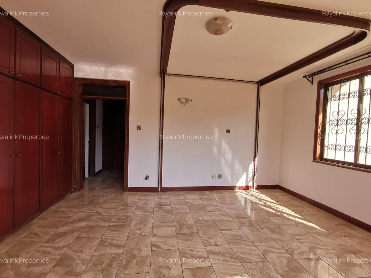 4 Bed Townhouse with En Suite at Grevillea Groove - 13