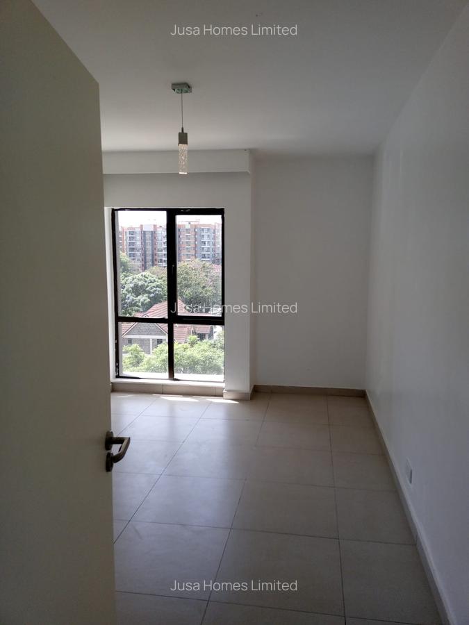 1 Bed Apartment with En Suite in Lavington - 5