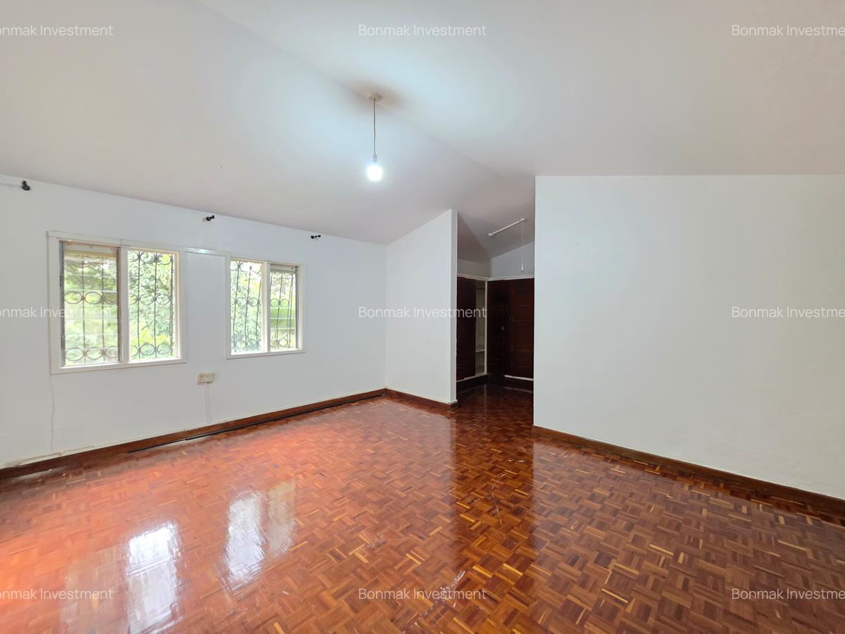 4 Bed House with En Suite at Lakeview Estate. - 11