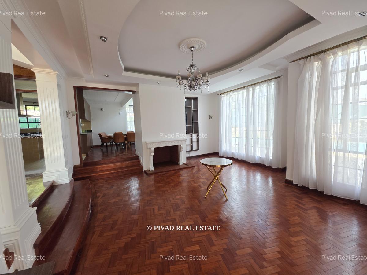 4 Bed Townhouse with Swimming Pool in Garden Estate - 7