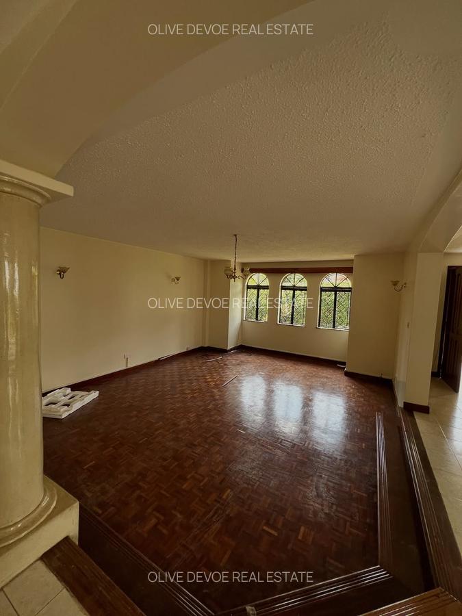 4 Bed Townhouse with En Suite in Spring Valley - 20