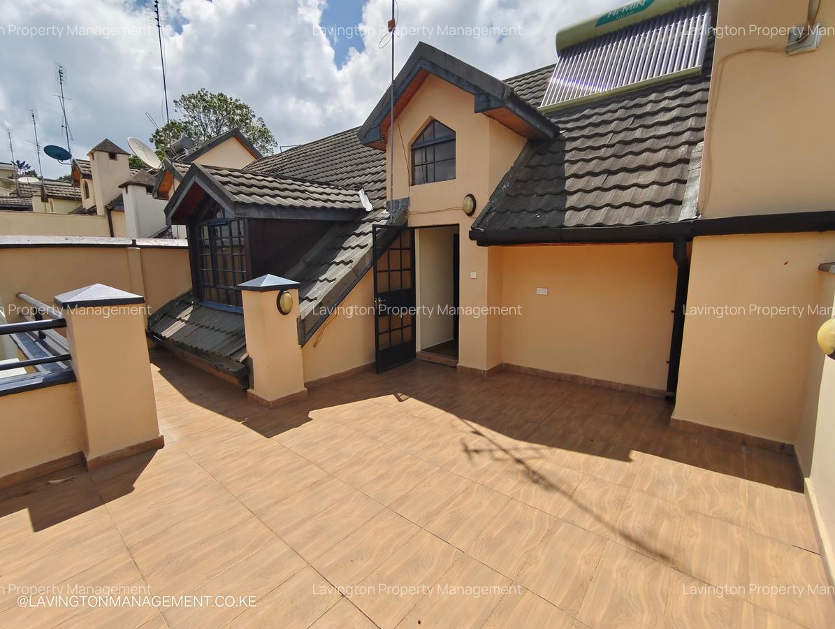 5 Bed Townhouse with En Suite at Lavington Green - 17