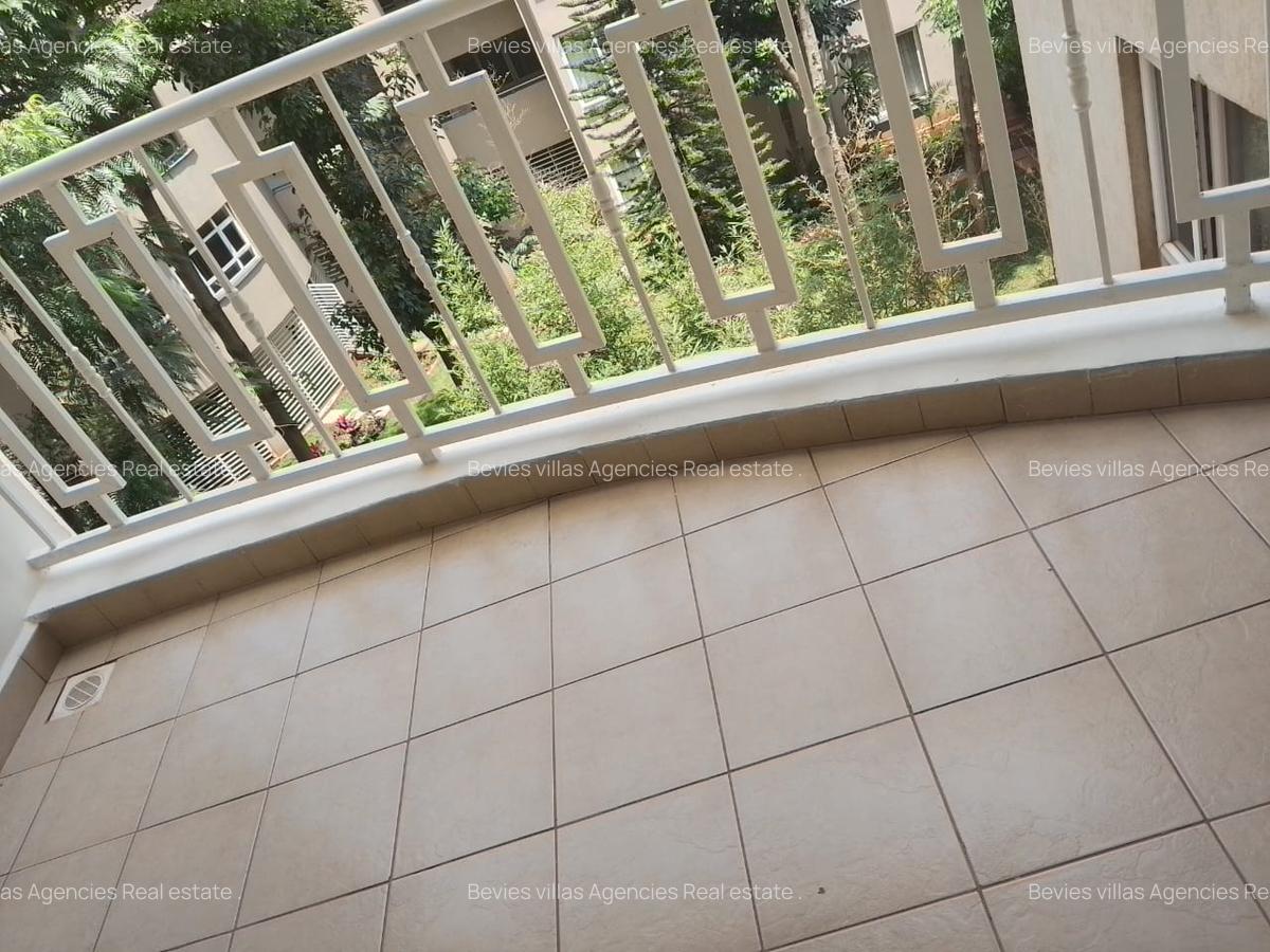 2 Bed Apartment with En Suite in Brookside - 4