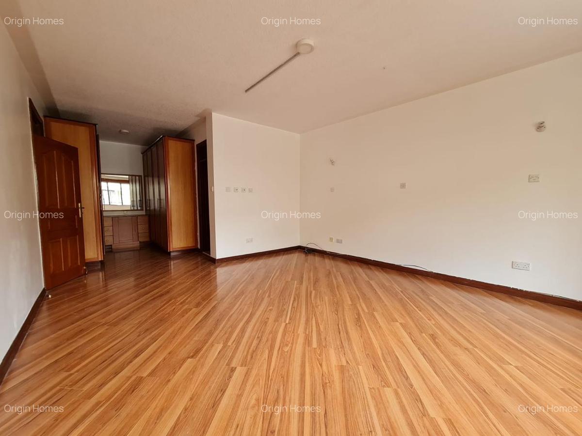 4 Bed Townhouse with En Suite at Westlands - 10