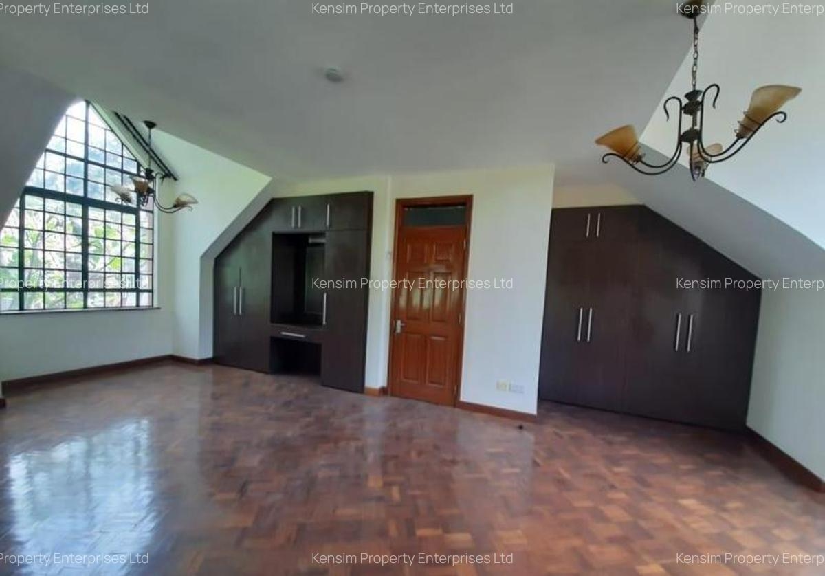 4 Bed Townhouse with En Suite in Lavington - 12