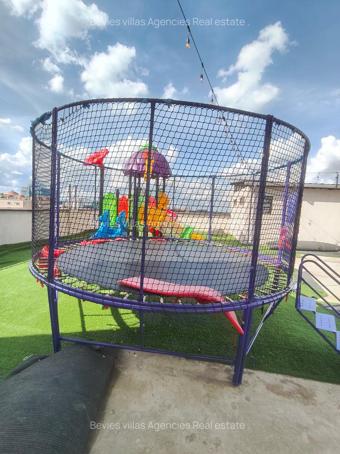 3 Bed Apartment with En Suite at Parklands - 12