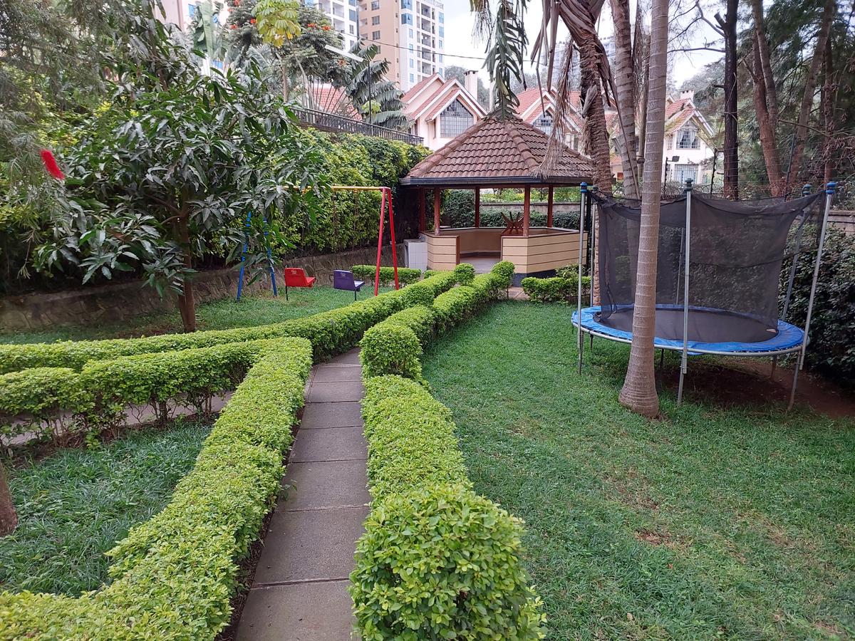 1 Bed Apartment with En Suite at Mandera Close - 4