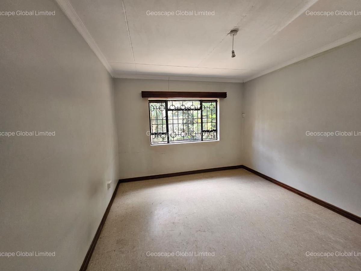 5 Bed House with En Suite in Nyari - 7