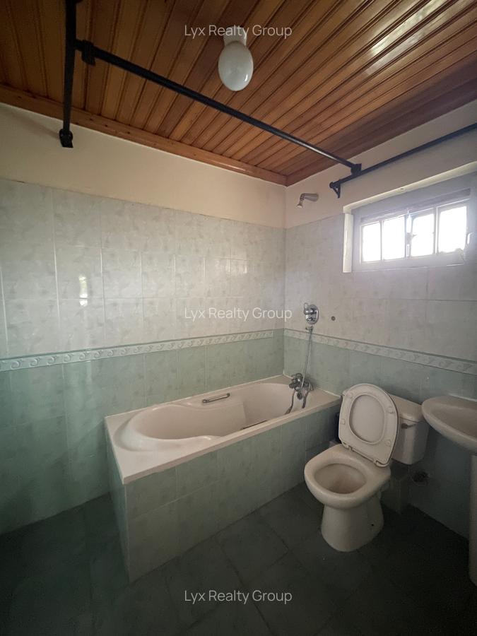 5 Bed Villa with En Suite in Runda - 5