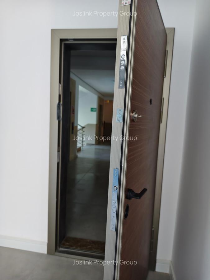 3 Bed Apartment with En Suite at Central - 19