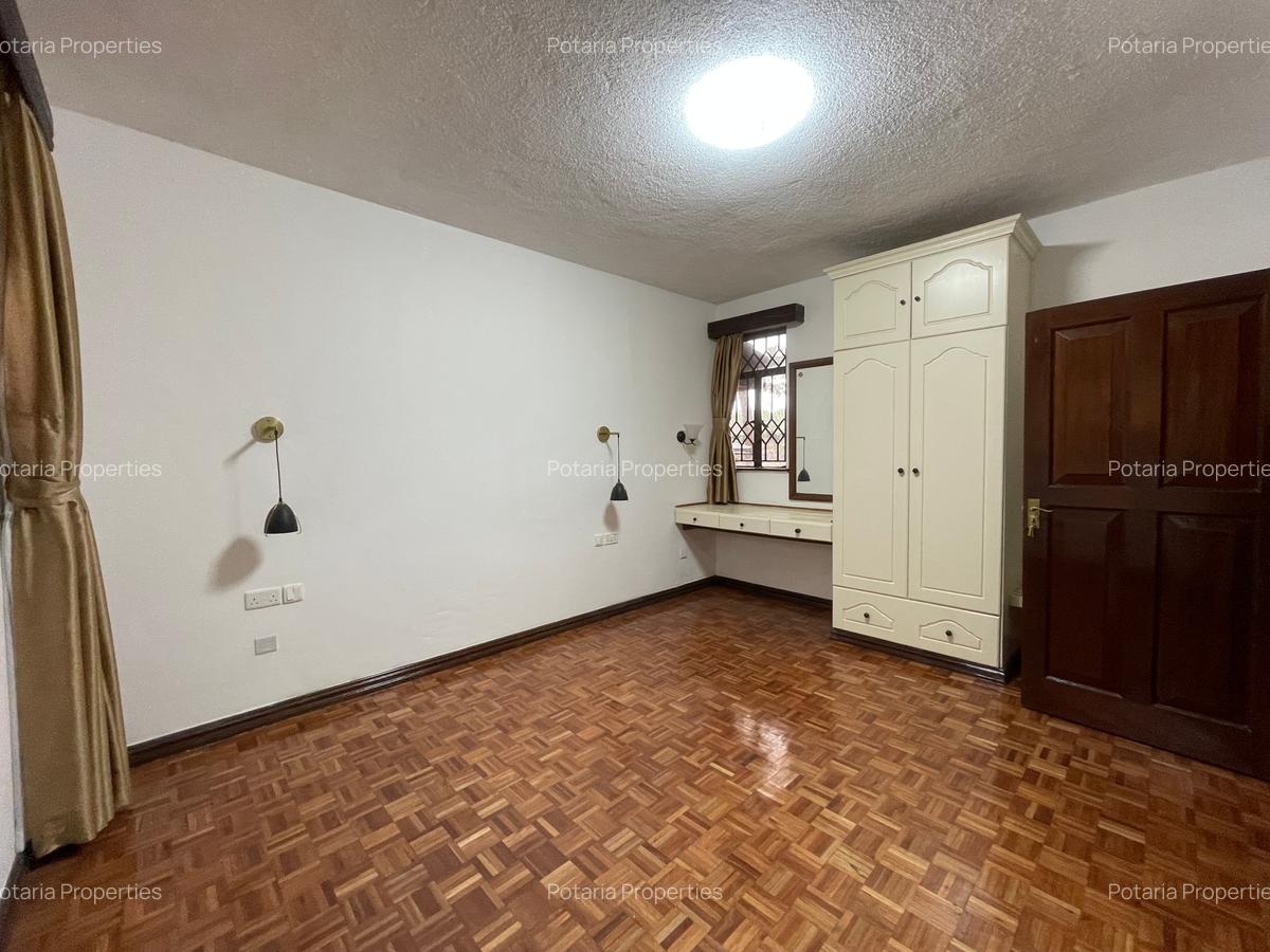 5 Bed House with En Suite in Runda - 7