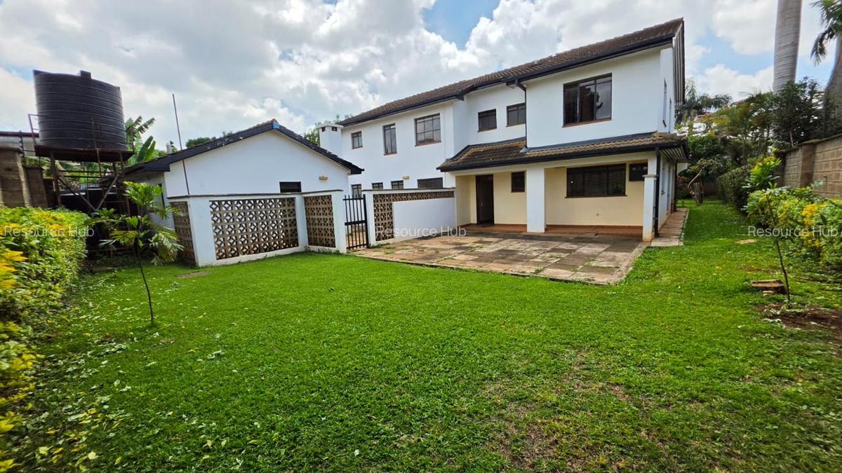 4 Bed House with En Suite at Mountain View - 1