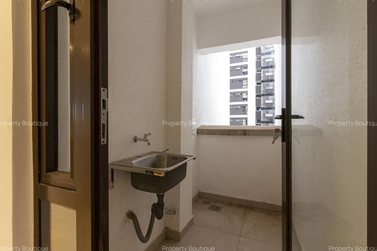 2 Bed Apartment with En Suite in Lavington - 13
