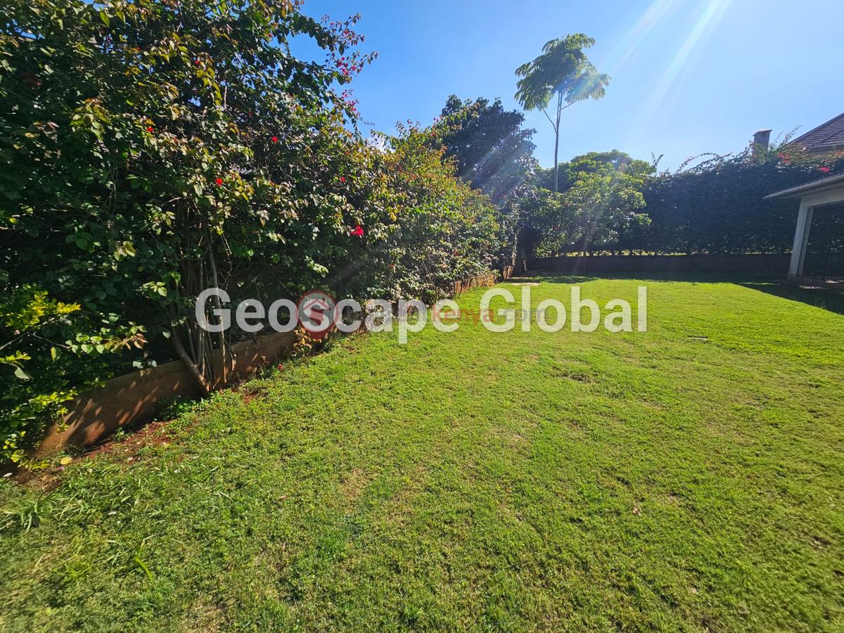 5 Bed House with En Suite in Runda - 6