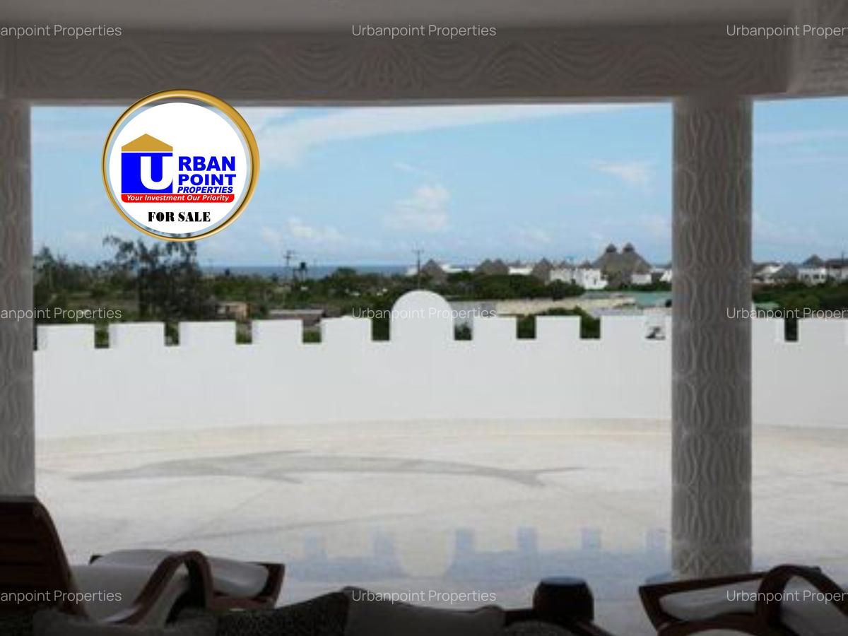 5 Bed House with En Suite in Watamu - 11