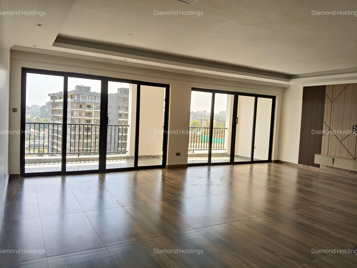 3 Bed Apartment with En Suite at Brookside - 20