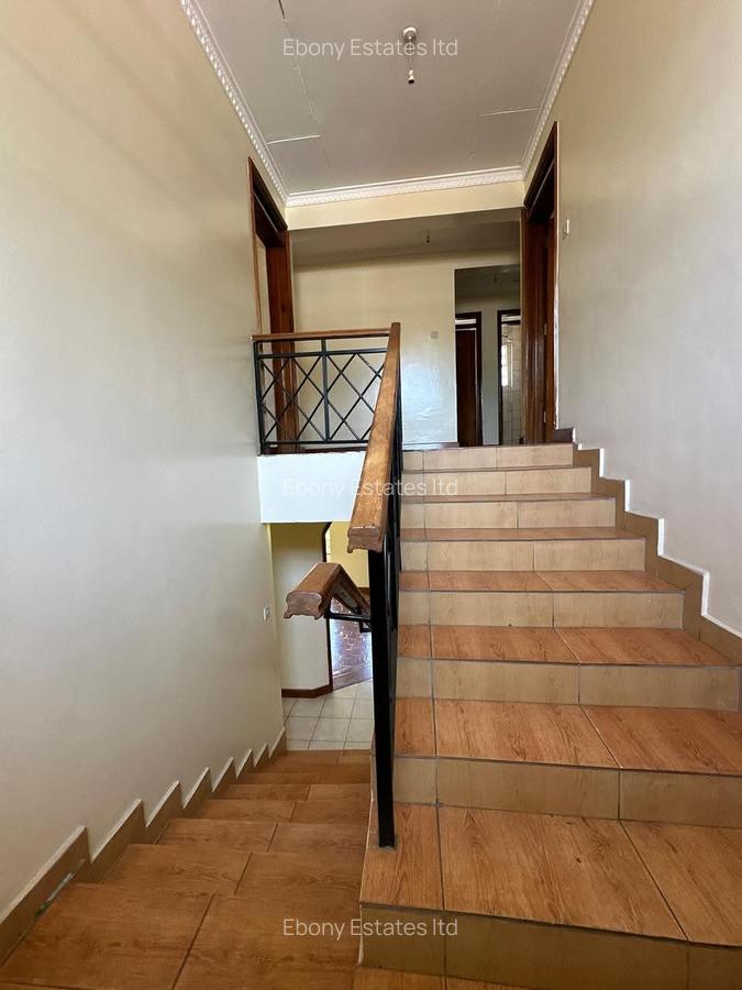 4 Bed Villa with En Suite in Lavington - 2