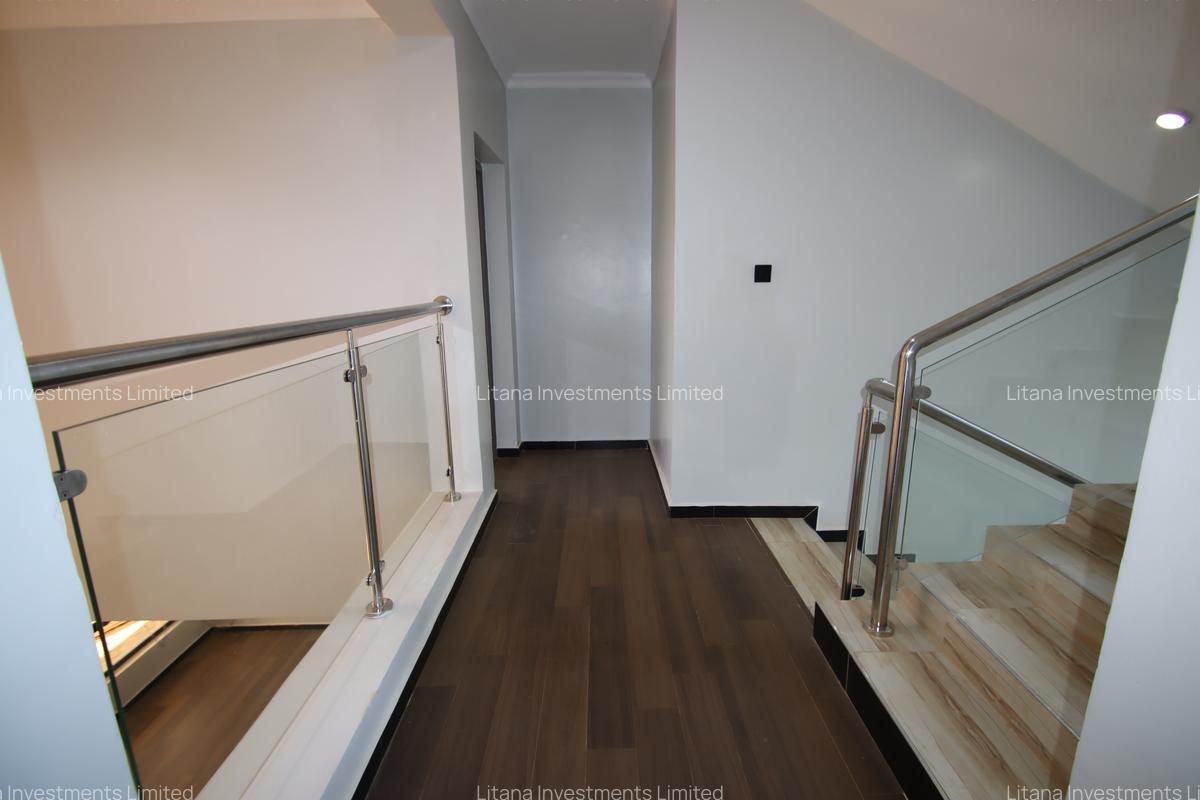 4 Bed House with En Suite in Ruiru - 11