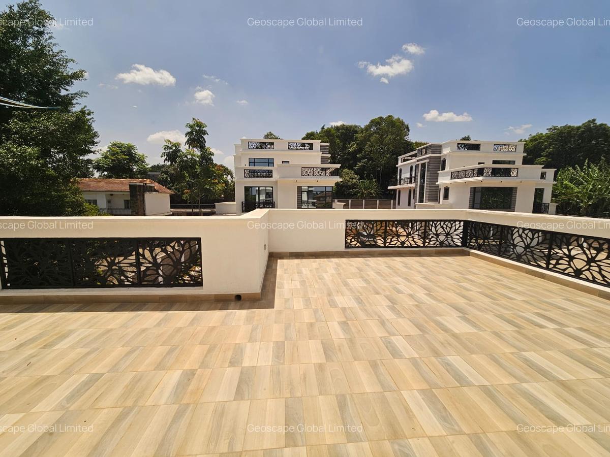 5 Bed House with En Suite in Lavington - 6