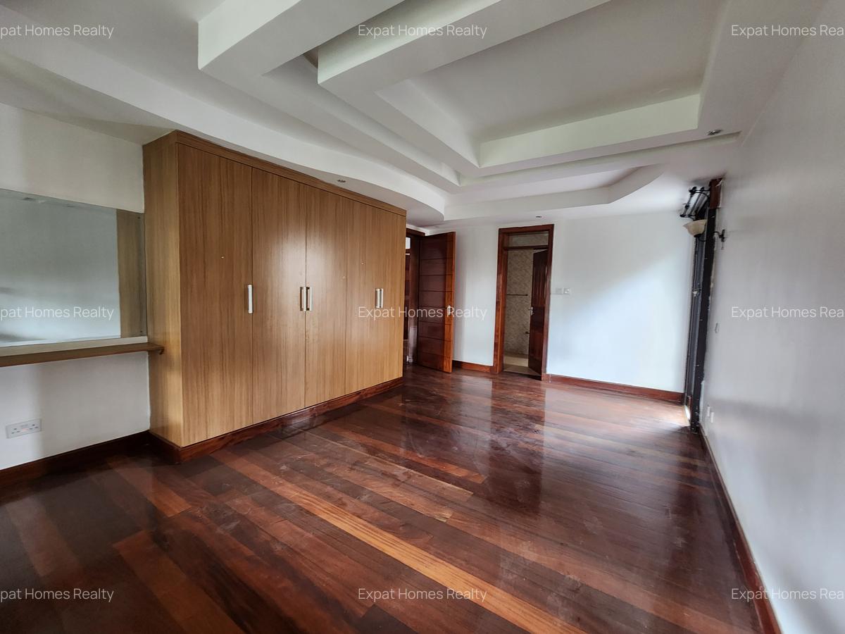 5 Bed Villa with En Suite in Lavington - 11