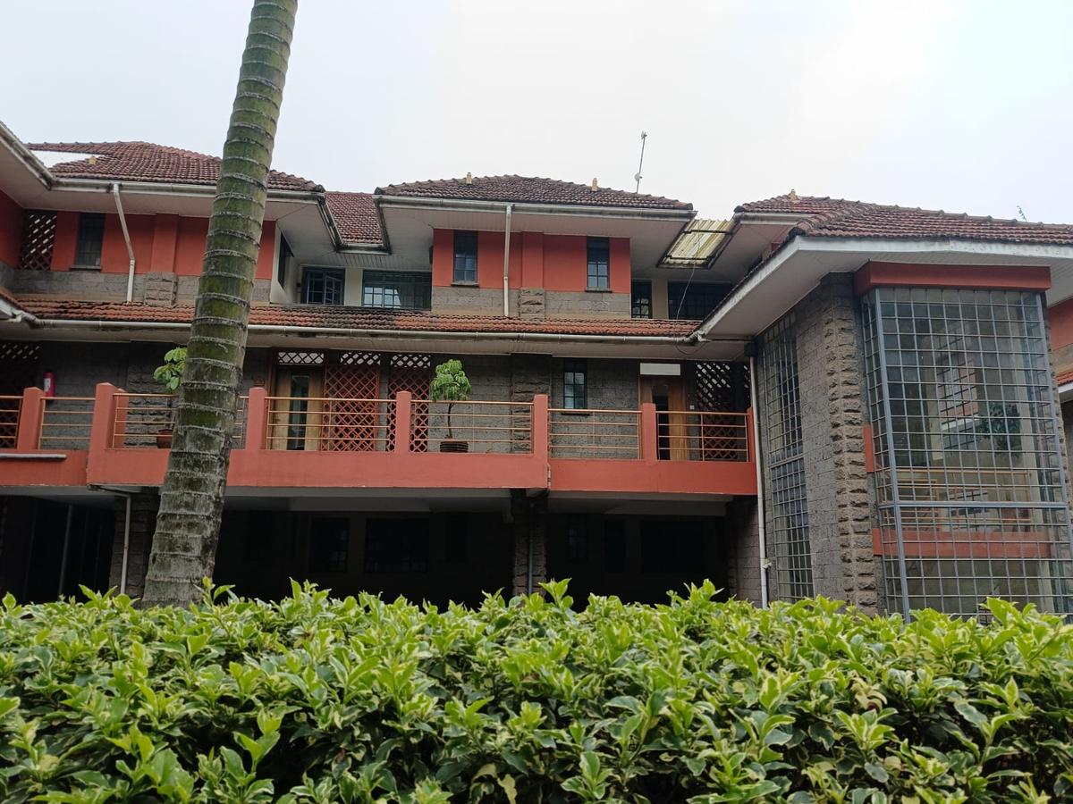 4 Bed Apartment with En Suite at Lavington - 17