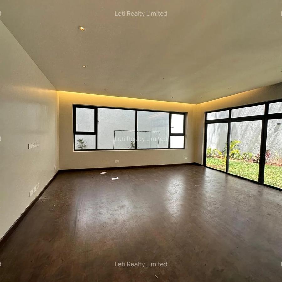 5 Bed Townhouse with En Suite in Lavington - 7