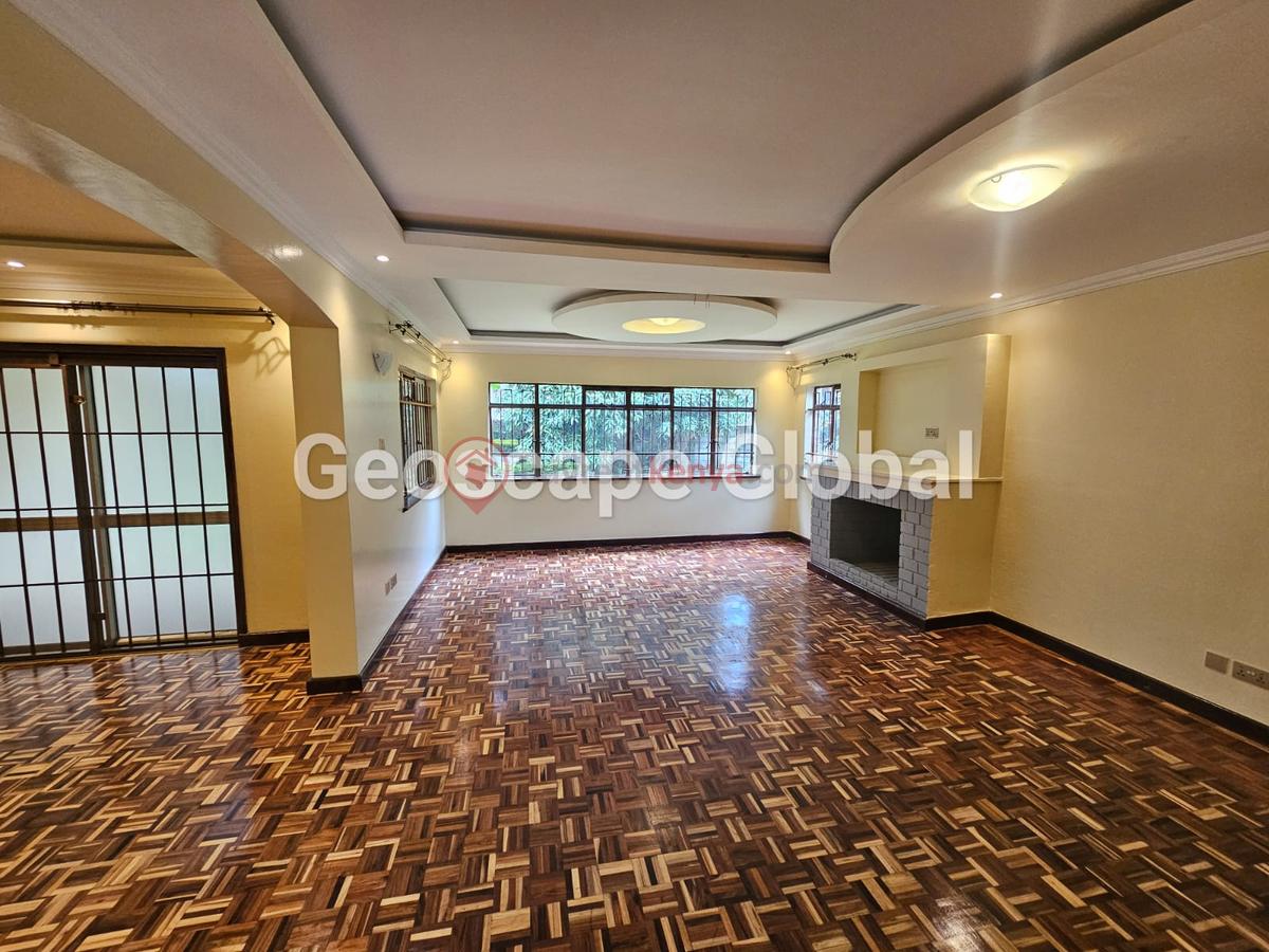 4 Bed Townhouse with En Suite in Spring Valley - 15