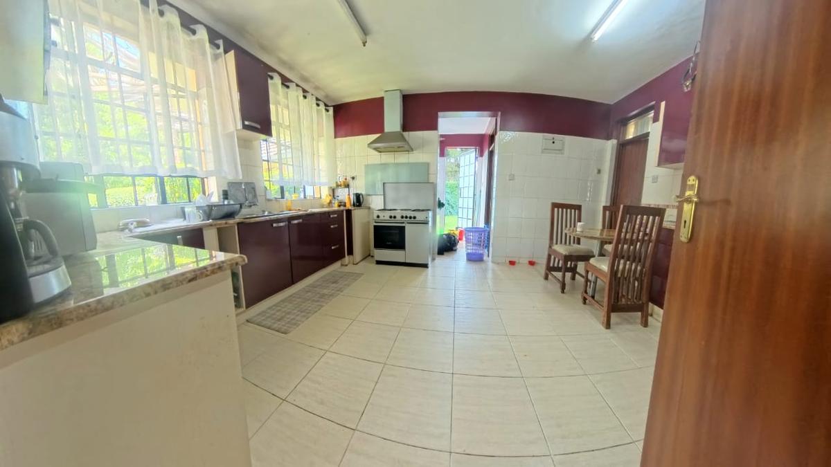 4 Bed Townhouse with En Suite at Lavington Green - 5