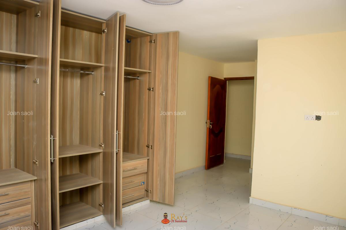 4 Bed House with En Suite at Shompole Road - 15