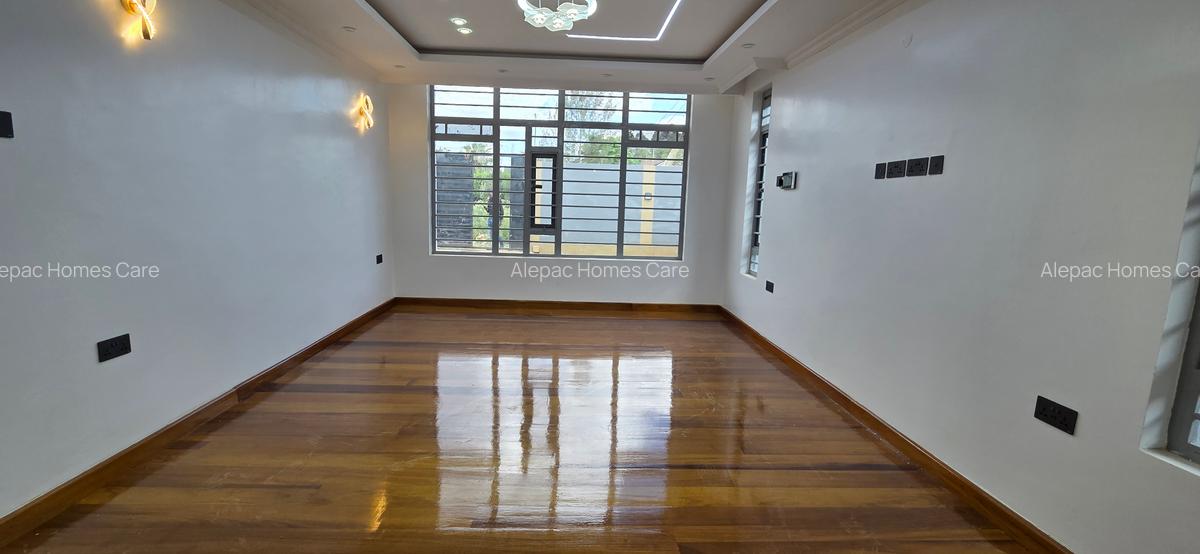 5 Bed Townhouse with En Suite at Kamakis - 5