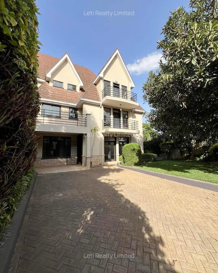 5 Bed Townhouse with En Suite in Lavington - 1