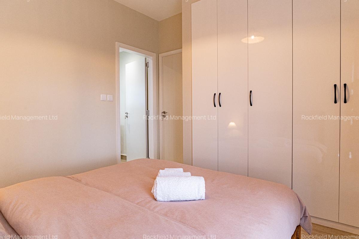 Furnished 2 Bed Apartment with En Suite in Riverside - 17