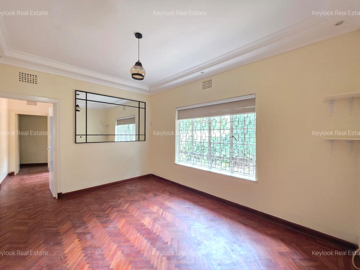 4 Bed House with En Suite at Lavington Green - 7