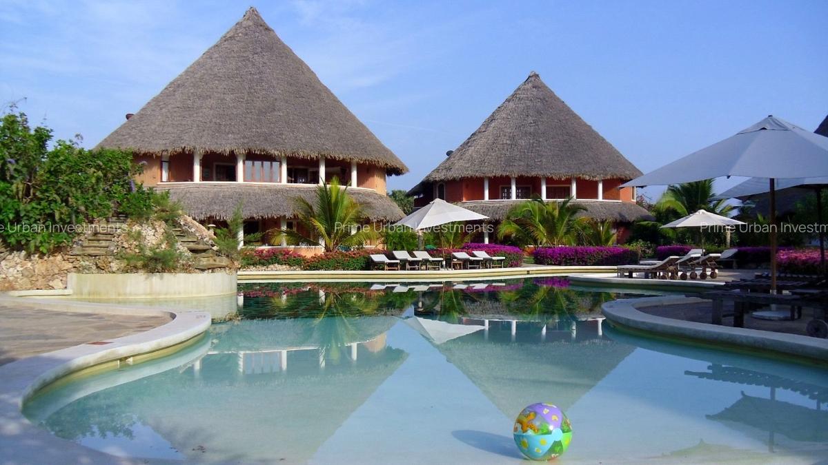 2 Bed Villa with En Suite at Ocean Beach Resort Malindi - 4
