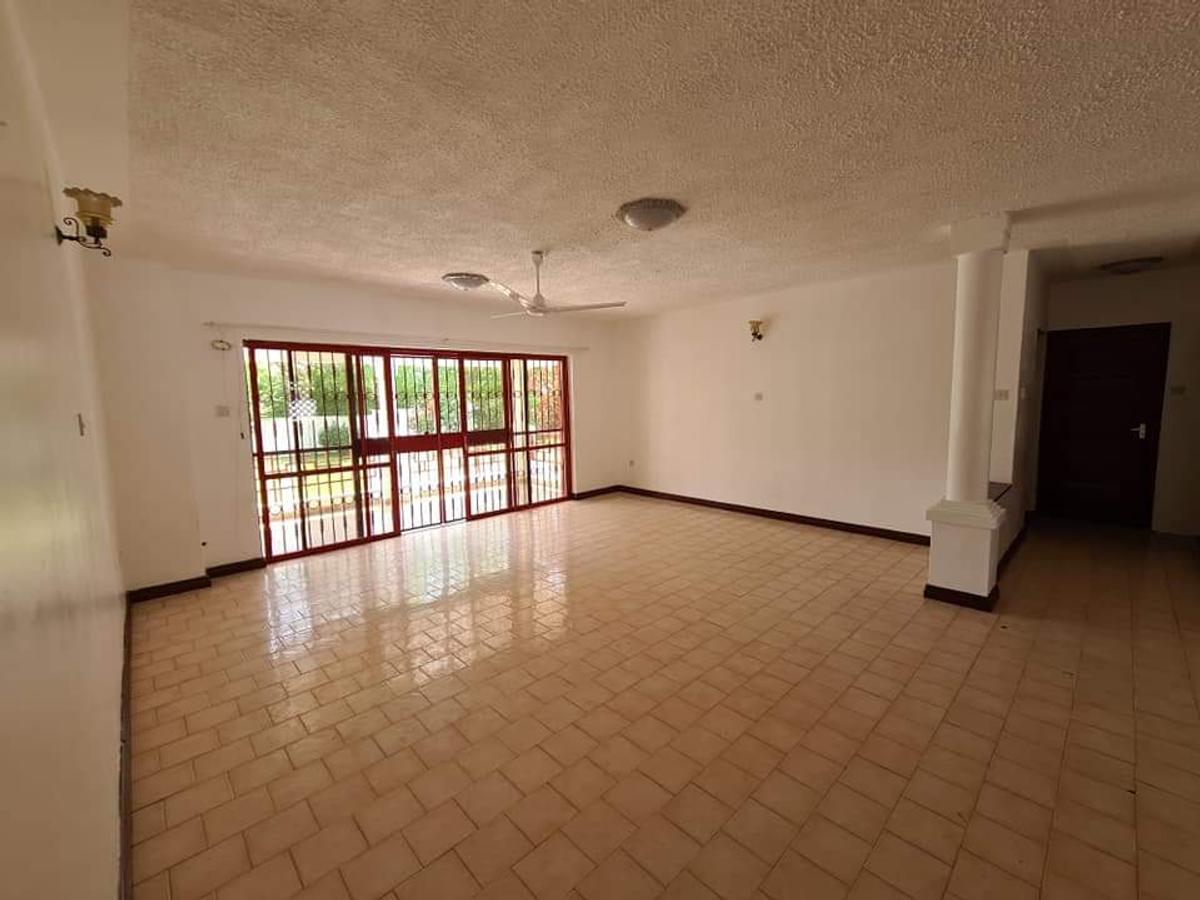 3 Bed Apartment with En Suite at Nyali - 5