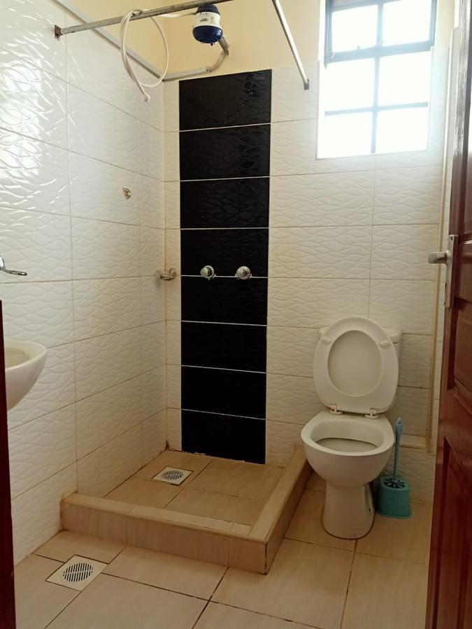 2 Bed Apartment with En Suite at Fourways - 12