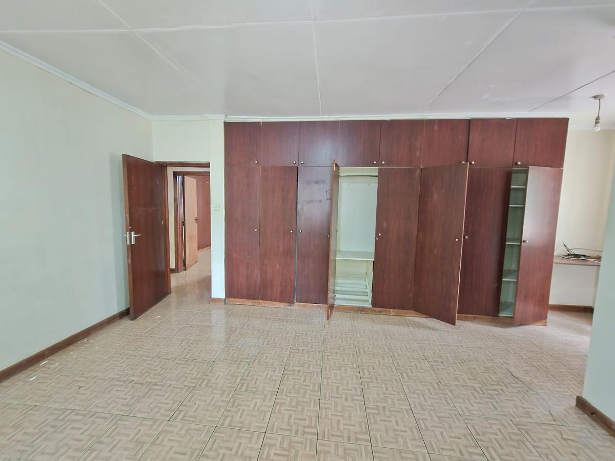 4 Bed Townhouse with En Suite in Lavington - 3