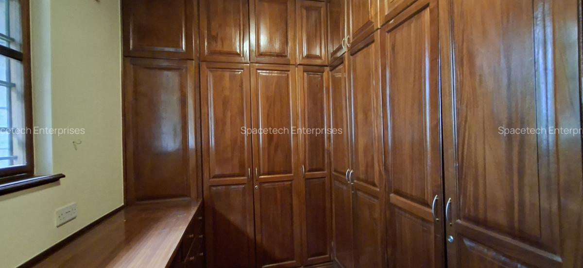 5 Bed House with En Suite in Nyari - 13