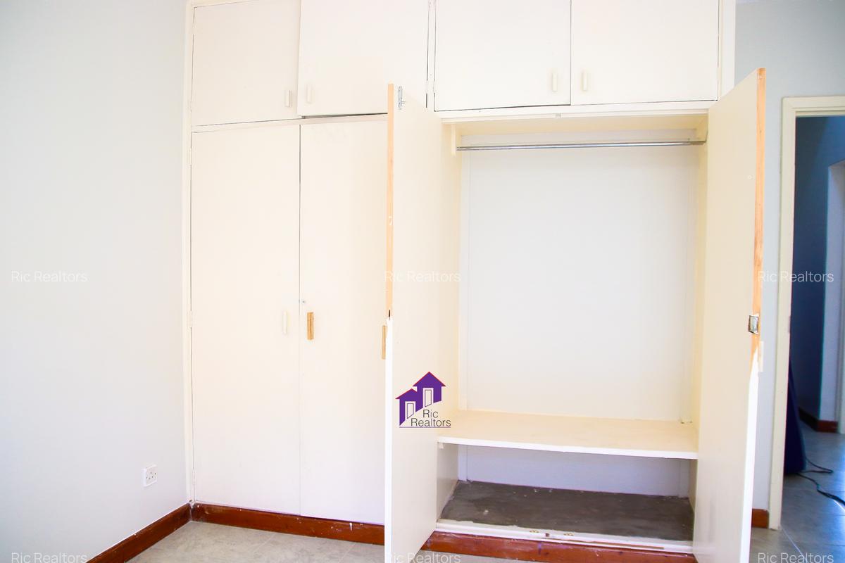 4 Bed Townhouse with En Suite at Rapta Road - 13