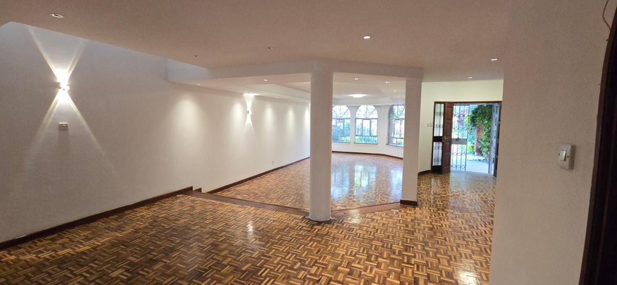 5 Bed Townhouse with En Suite at Brookside Drive - 13