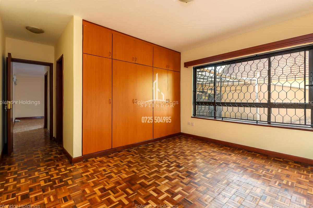 5 Bed Townhouse with En Suite in Lavington - 12