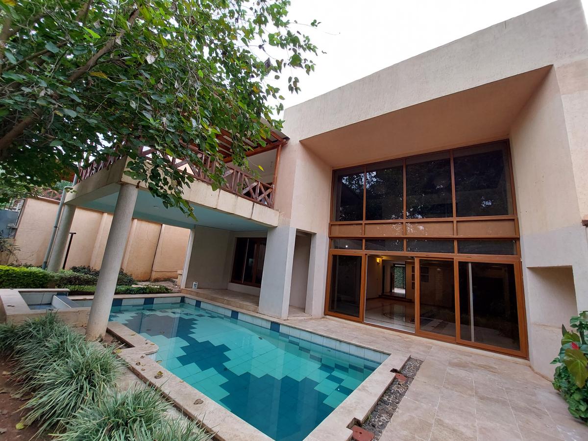 5 Bed Townhouse with En Suite at Convent Drive - 1