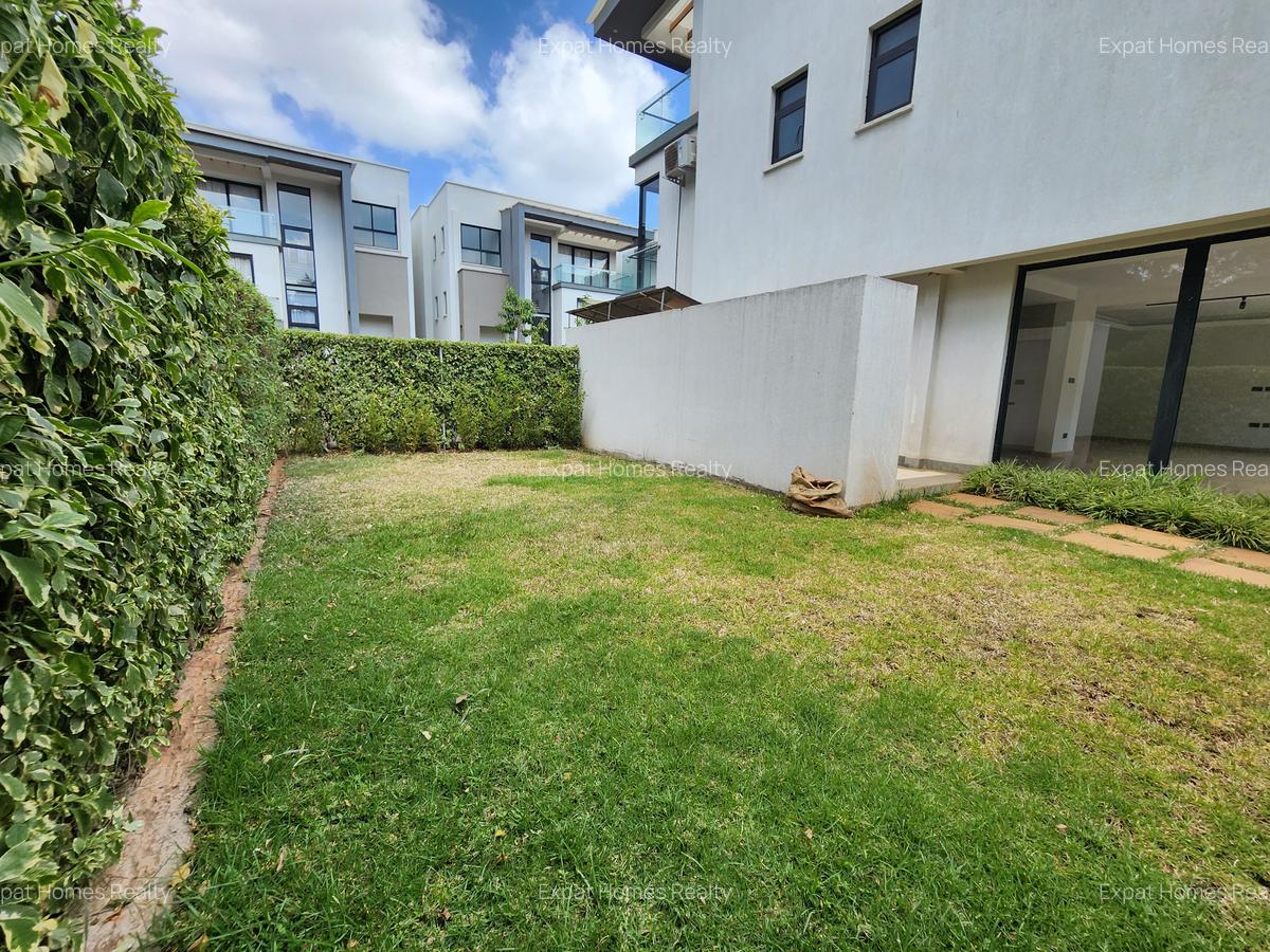 4 Bed Villa with En Suite in Lavington - 6