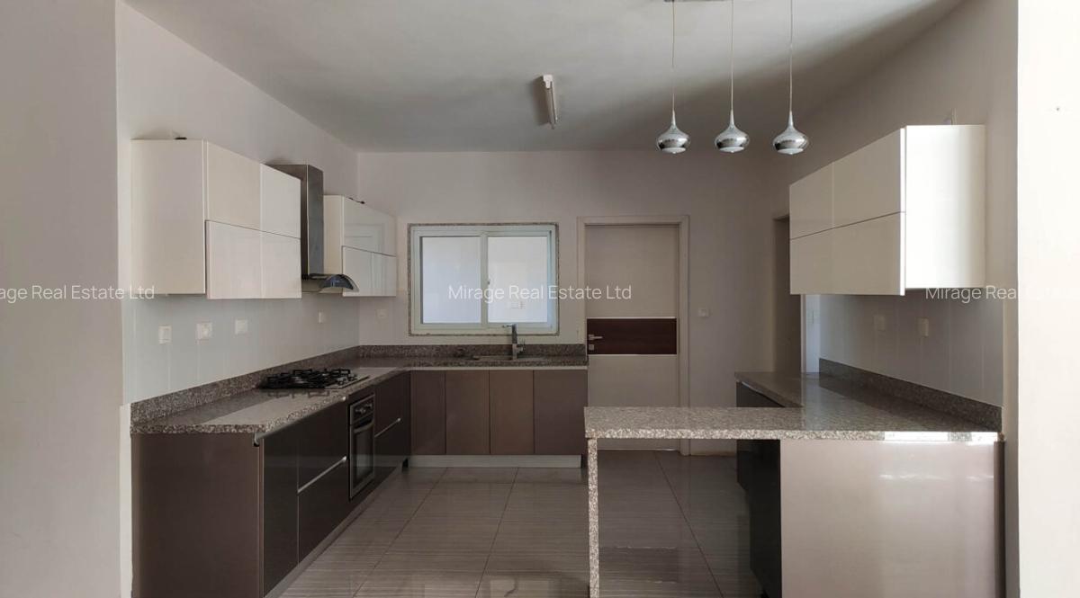 2 Bed Apartment with En Suite in Westlands Area - 3