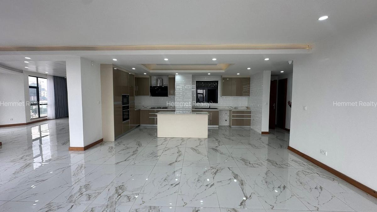 4 Bed Apartment with En Suite in Westlands Area - 3